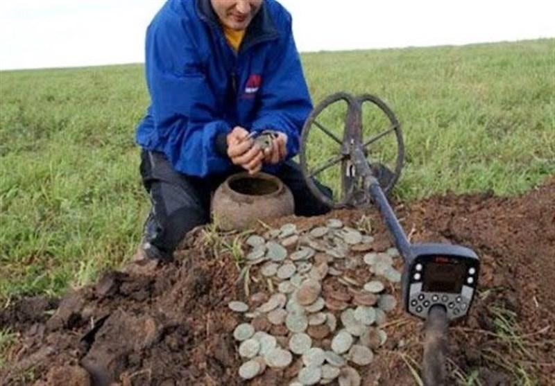 1404020209463861232644084-1 حفاری اماکن تاریخی و کشف دفینه