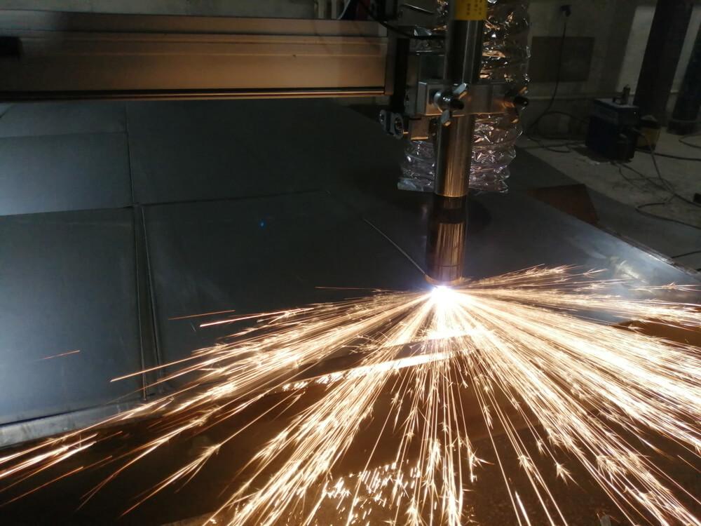 برش لیزری استیل