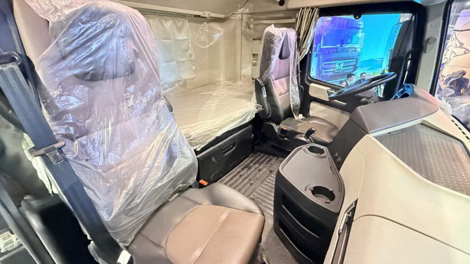 27638994249652442157