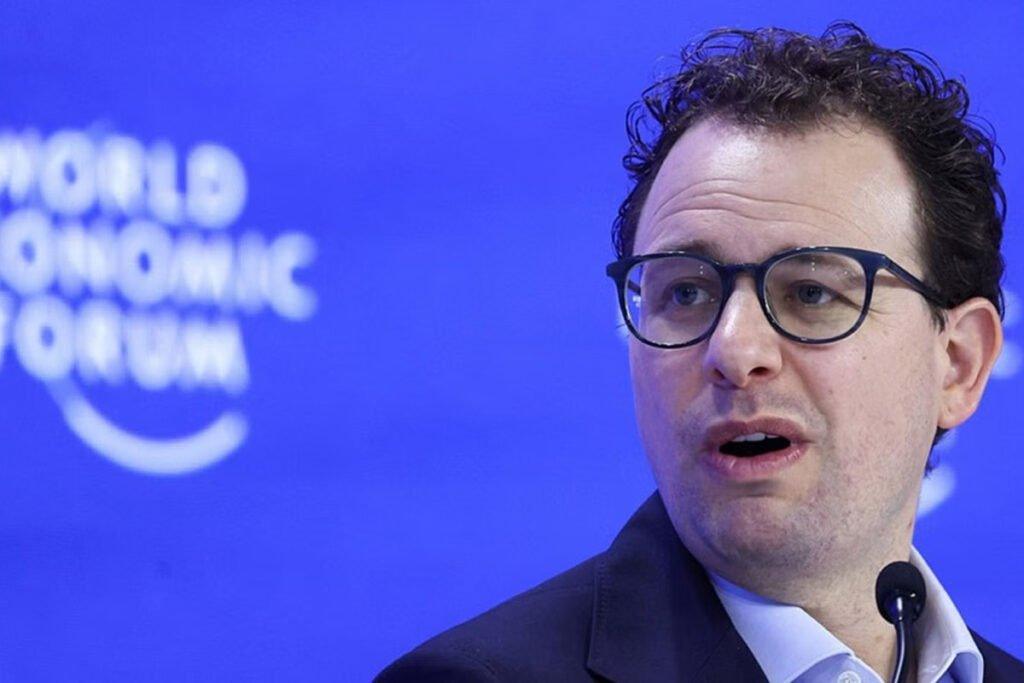 anthropic-ai-interpretability-2027-1-1024x683-1 شفافسازی مدلهای هوش مصنوعی